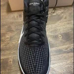 Kevin Durant No 7 size 11 (mens)
Color: black/white-wolf grey s-l400.jpg main image 3